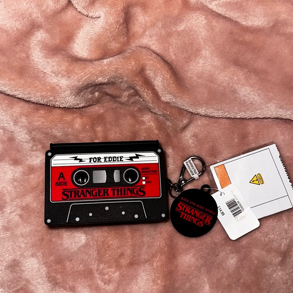 Stranger Things Eddie’s mix tape pocketbac holder